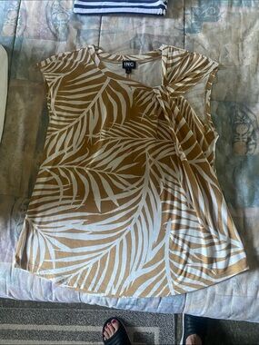 INC International Concepts Tan & Cream Palm Leaf Cap-Sleeve Top